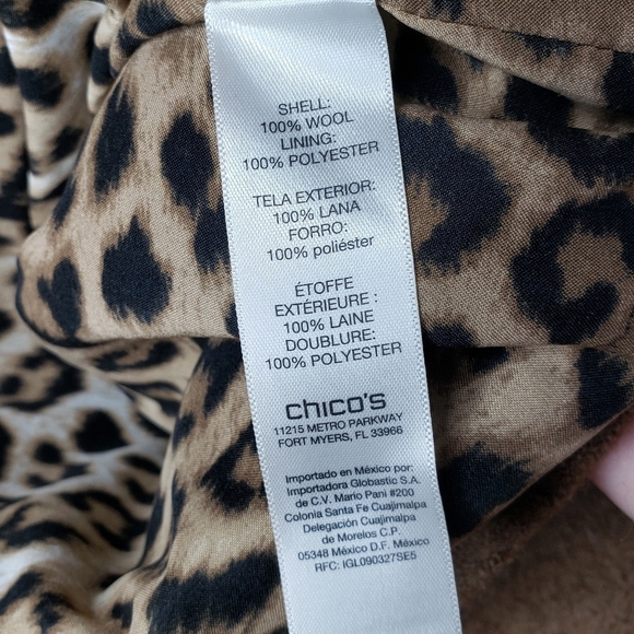 Chico's Inner Beauty Cape 100% Wool Size 1 Leopard Lining Hidden Button Front - Picture 12 of 14